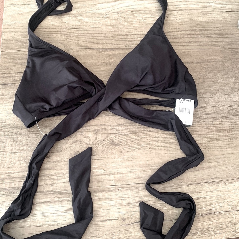Black criss cross bikini top